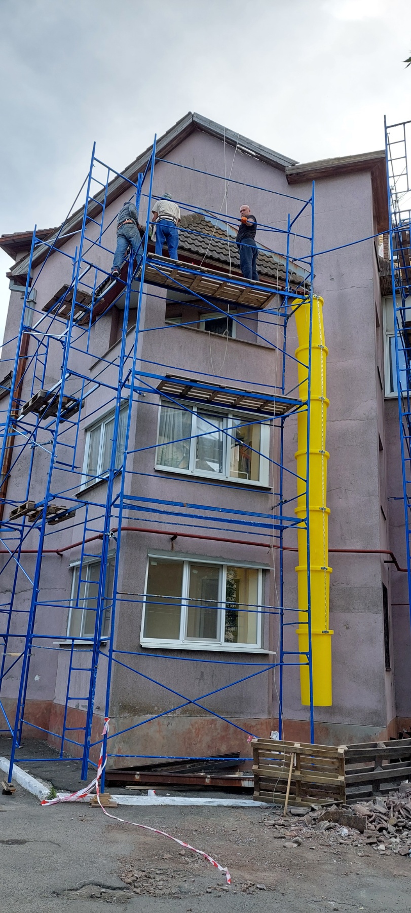 Frame scaffolding 8x3