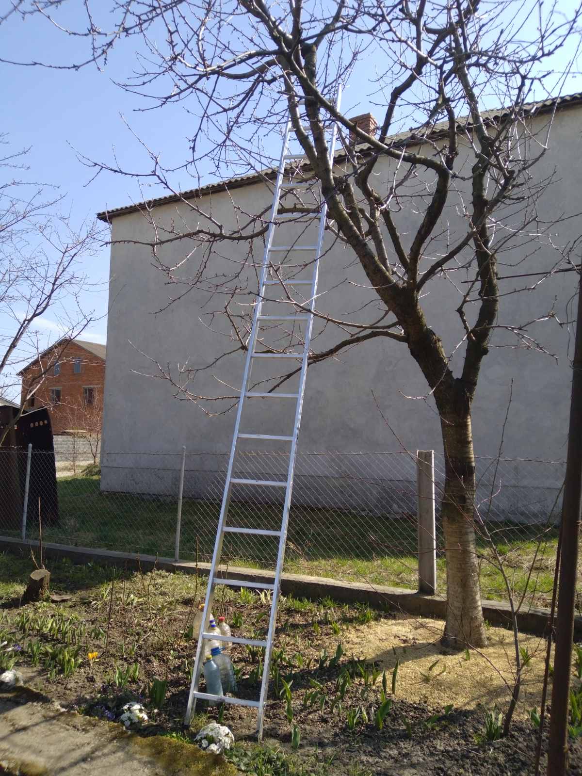 Драбина професійна на 16 сходинок 4.5 м приставна алюмінієва